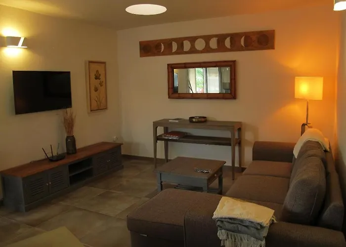 Bungalow Goa Pool View, Playa Roca Residence Sea Front Access - Free Ac - Wifi